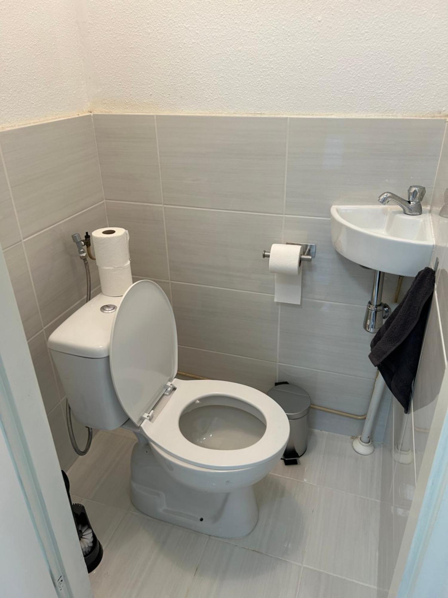 Gorgeous & Spacious House In Heart Of Terneuzen! *